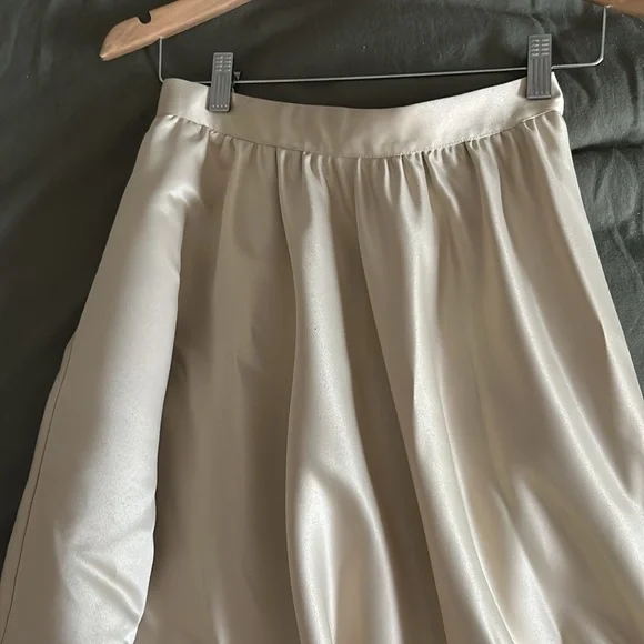 The Keaton Satin Skirt - Picture 2 of 8